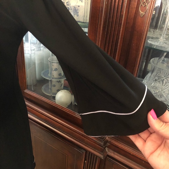 NET Whbm Black dress with square neckline and flare sleeve - Picture 3 of 9